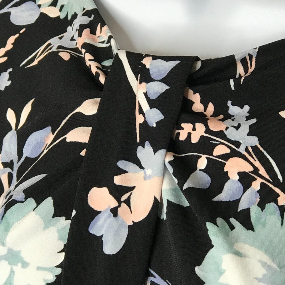 Calvin Klein Floral Sleeveless Blouse | Black/Light Blue | Medium - Picture 6 of 12